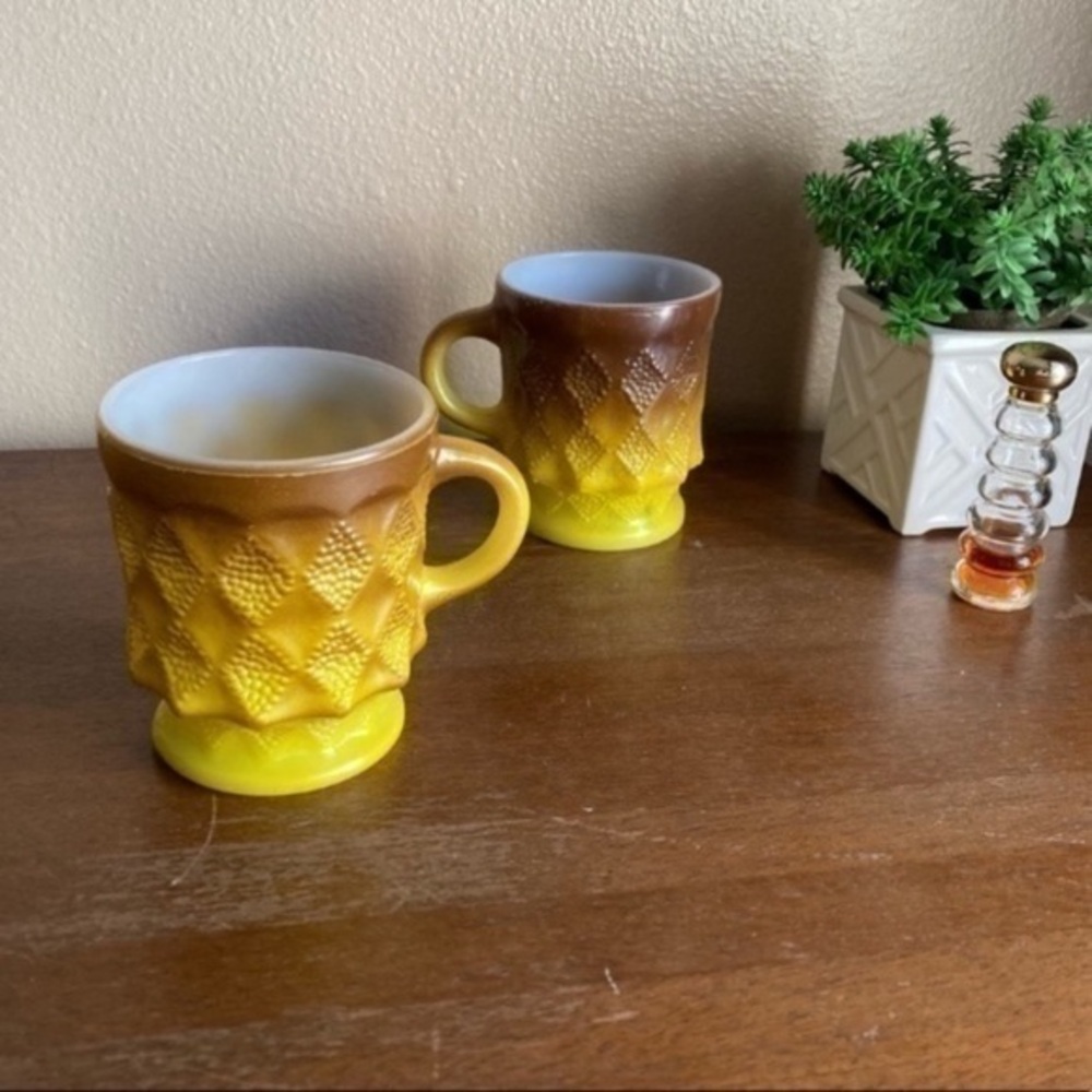 Vintage Anchor Hocking banana ombré Kimberly mugs